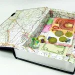 Caja secreta en forma de libro