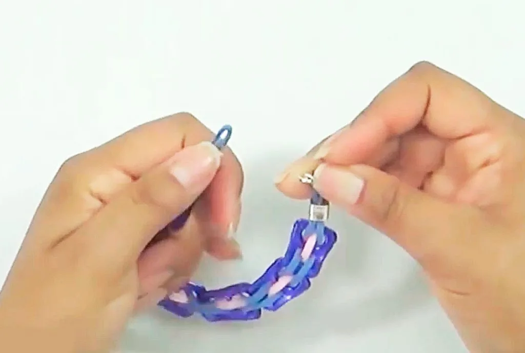 Pendientes y pulsera con anillas de latas