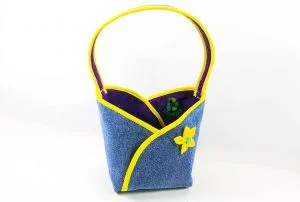 Bolsita de niña con reciclaje de jeans