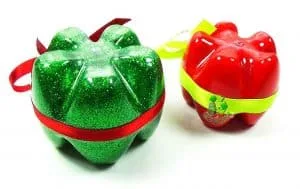 Adornos navideños con botellas plásticas