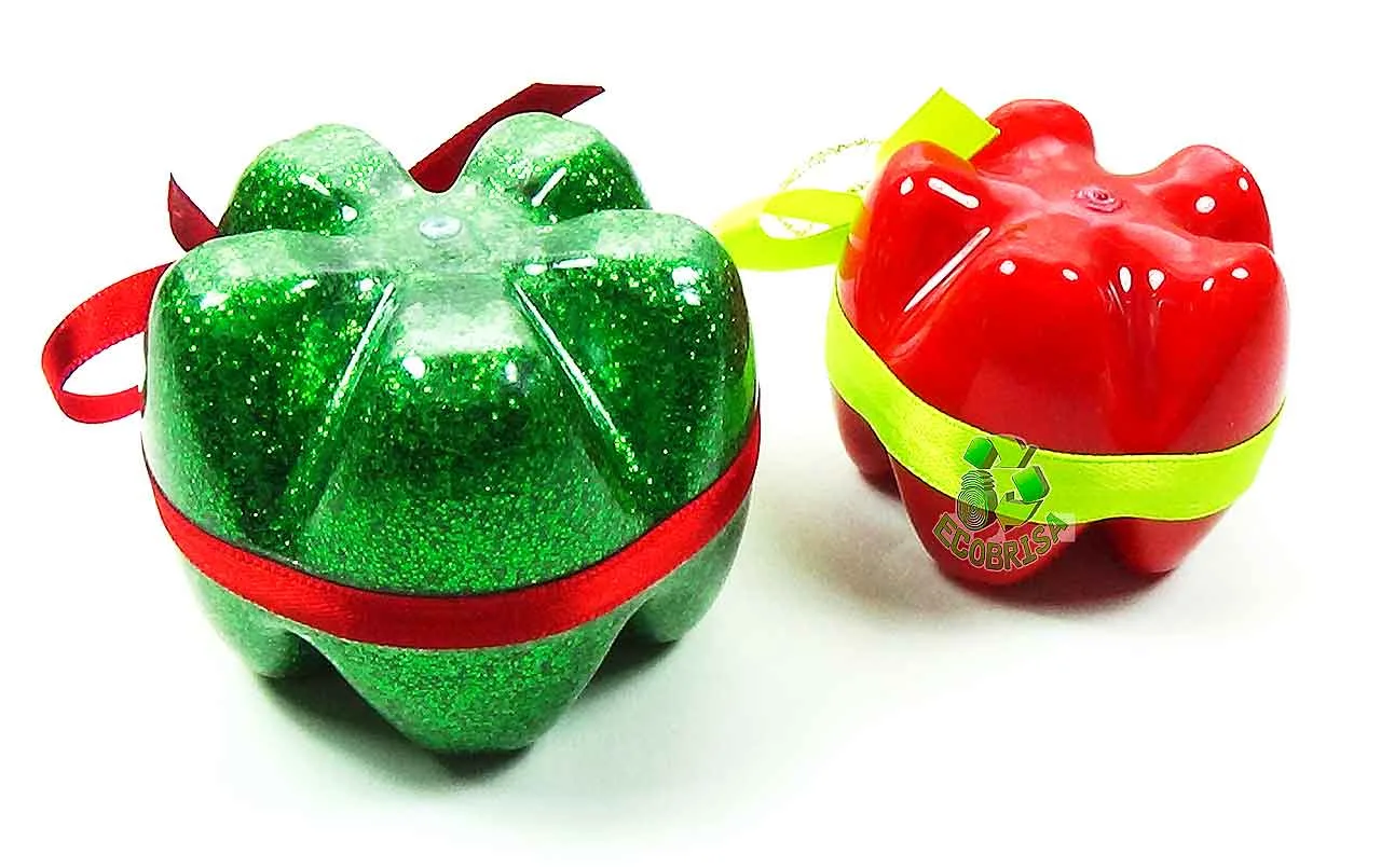 Adornos navideños con botellas plásticas