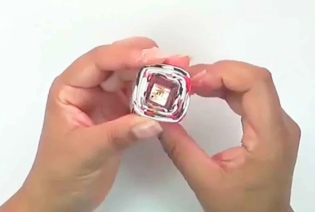 Cesta con papel periódico