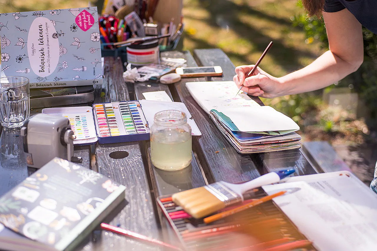 10 materiales imprescindibles para hacer manualidades