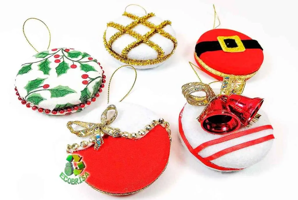 Ideas para hacer adornos navideños con tapas de envases