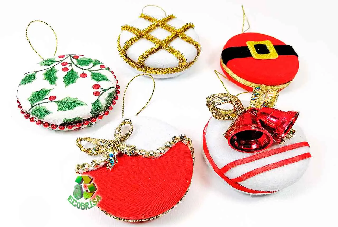 Ideas para hacer adornos navideños con tapas de envases