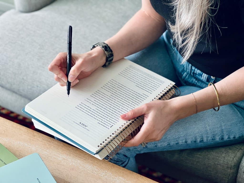 Cómo la Biblia puede inspirar tu creatividad en casa y en la vida diaria